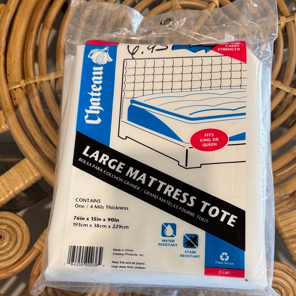 Chateau Mattress Tote - White and Blue